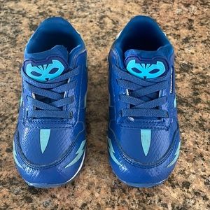 Reebok toddler size 6 cat boy sneakers